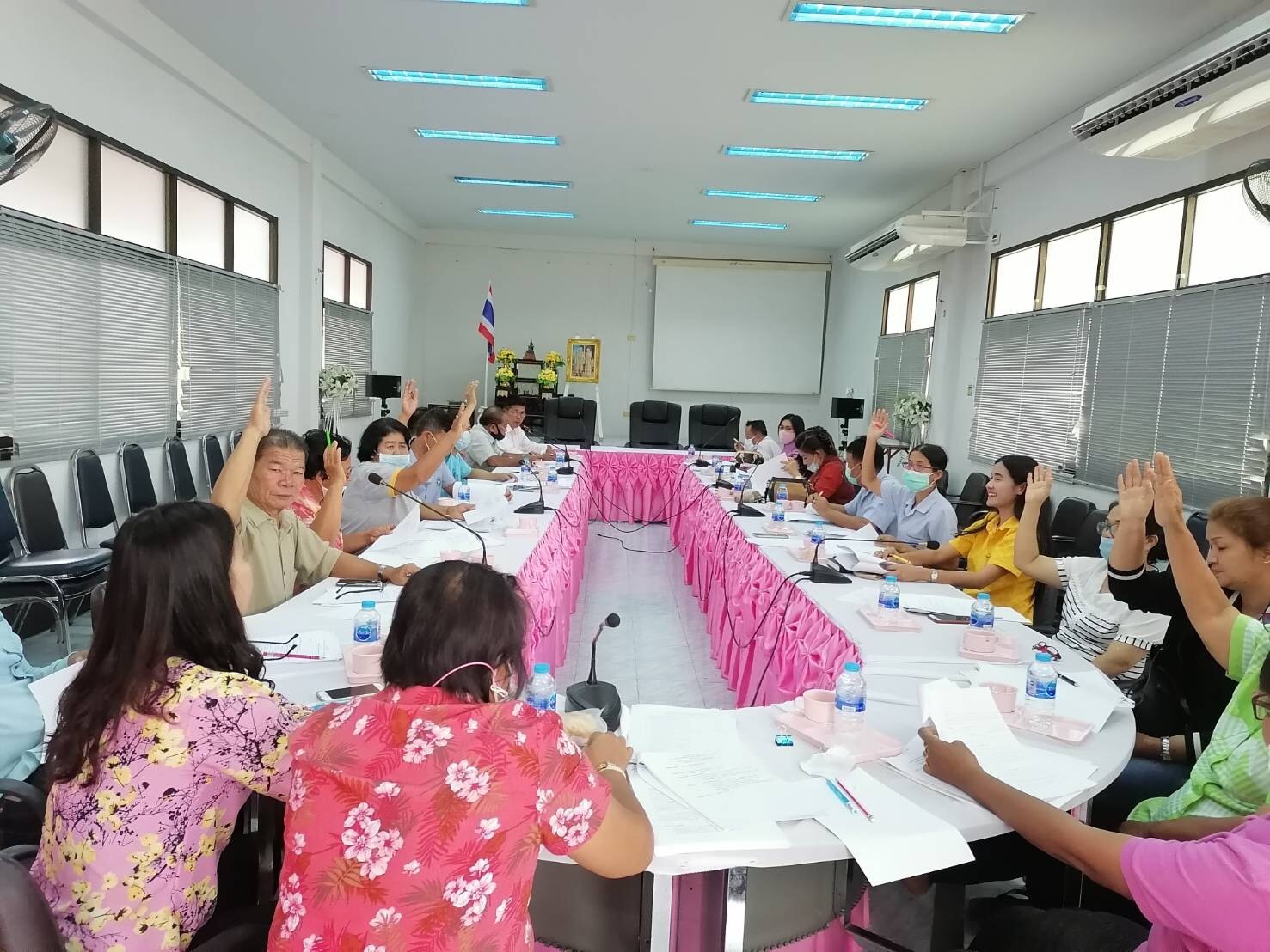 ประชุมคณะกรรมการกองทุนหลัก<br>ประกันสุขภาพองค์การบริหารส่วนตำบลสวี